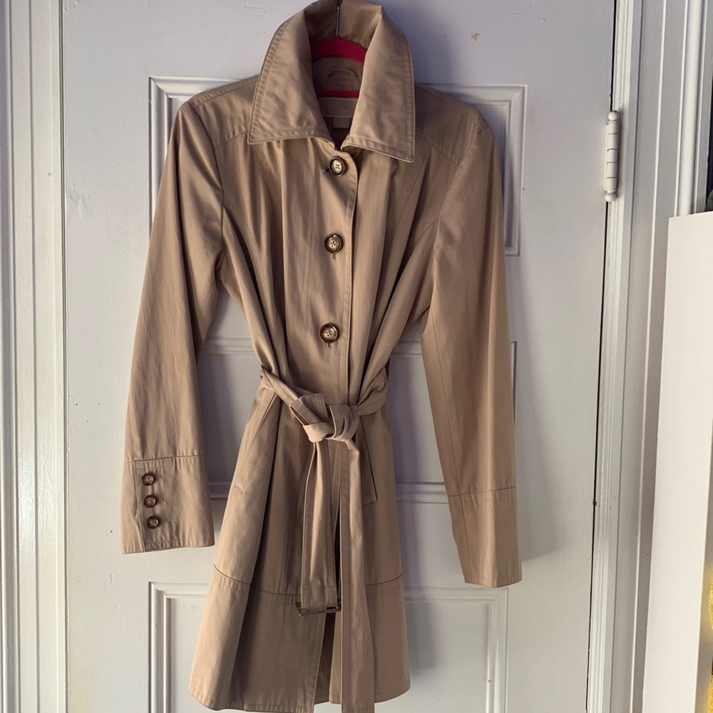 MICHAEL KORS Tan Trench Coat, Medium, pop-collar knee-length w/long buckle belt